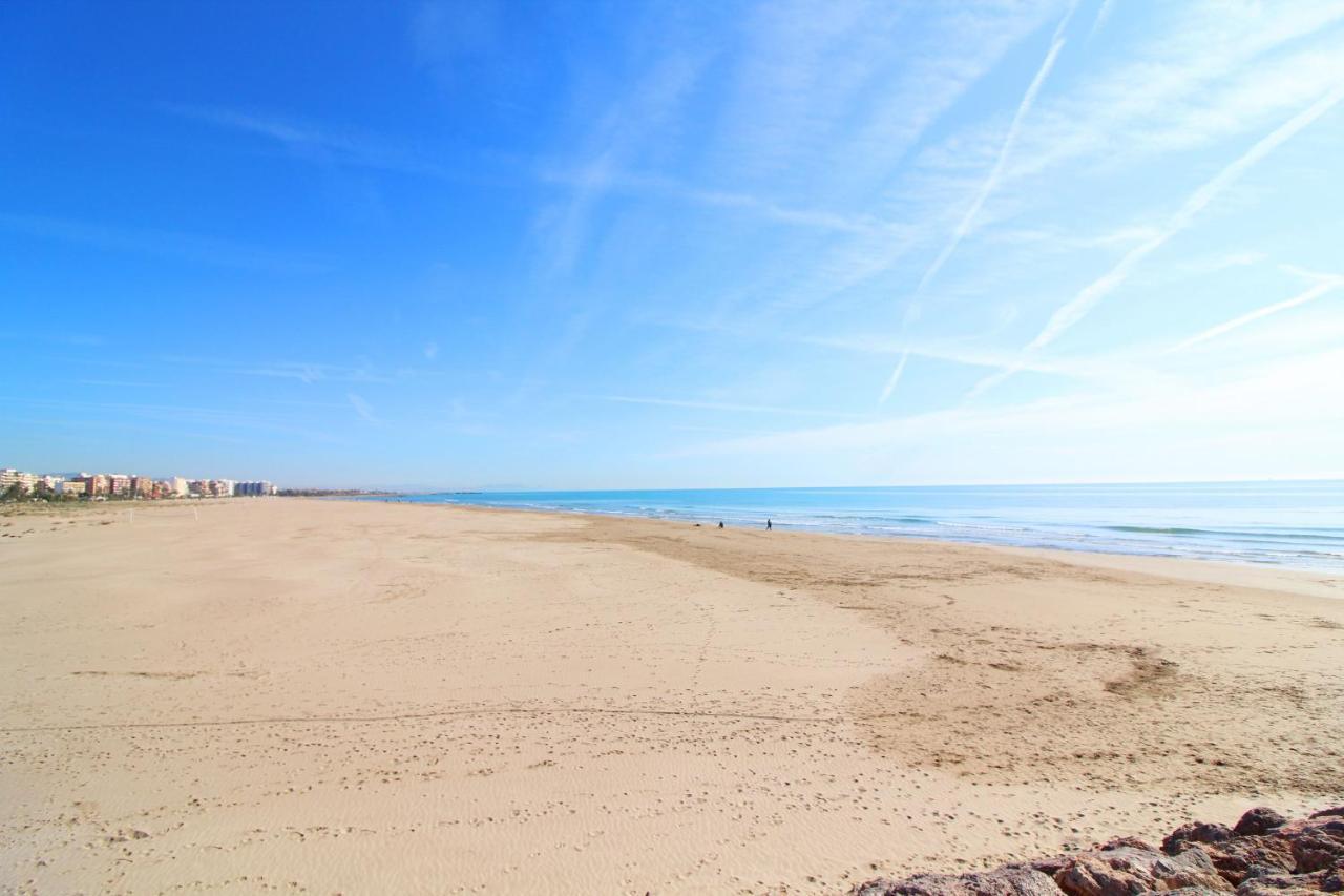 Global Properties, Estudio Para Parejas En La Playa Del Пуэтро-де-Сагунто Экстерьер фото